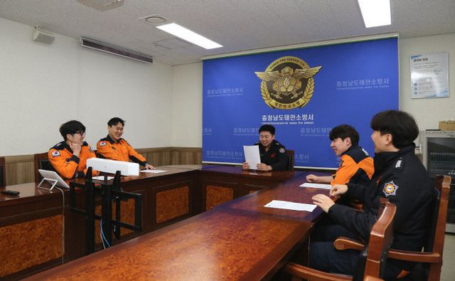 MZ세대 주도 「Young청렴韓 소방리더단」 회의를 실시하는 사진