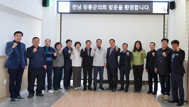 3-1. 전남 장흥군의회 25년 국내연수지 안성시 방문(1)