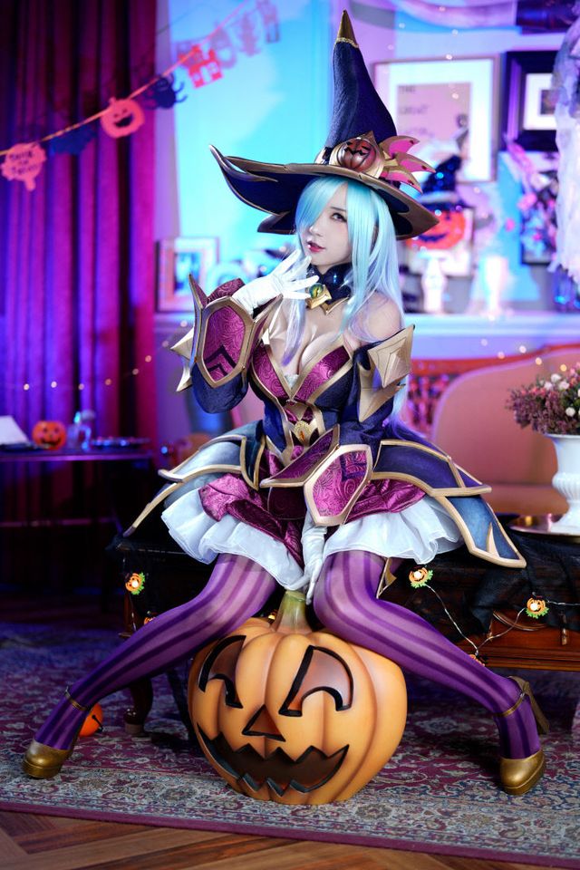 코스프레 인플루언서 모델 라강