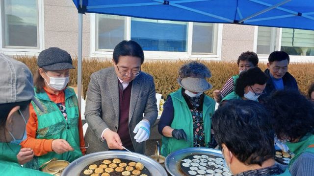 사진6) 국화빵행사