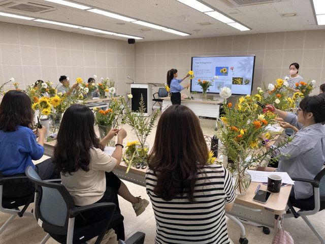 [사진 2] 직장맘 교육 사진(참고) (1)