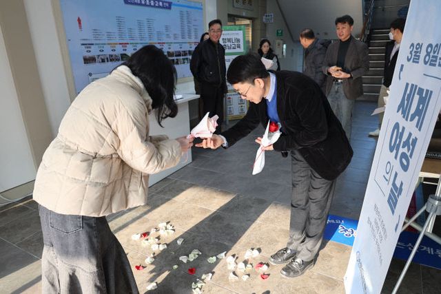 여성의 날 기사 사진2(논산계룡교육지원청)