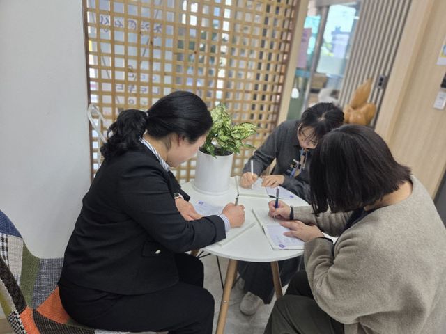 (사진 2) 진천교육지원청, 마음 근육 강화를 위해 (1)