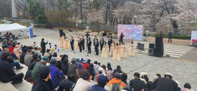 4. 봄바람 타고 온, 동두천시립예술단 ‘봄이 오는 소리' 공연(