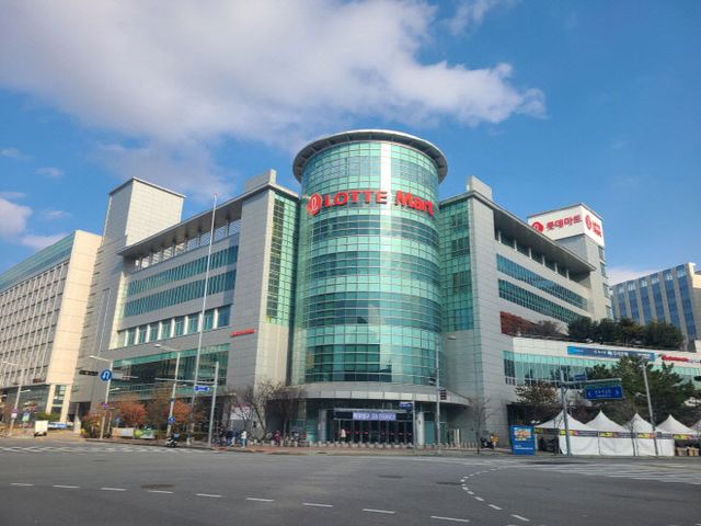 2-1 보도사진 (롯데마트 영종도점 전경)