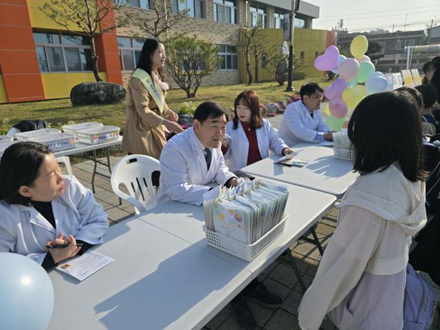 1. [사진] 진천교육지원청, 생명존중 캠페인 (1) (1)