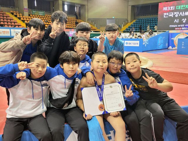 제3회 ‘대한체육회장기-전국장사씨름대회 ’입상 사진1