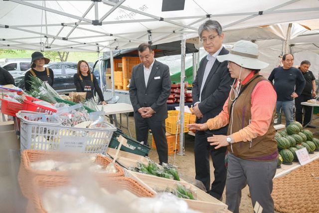 바로마켓 개장식 사진