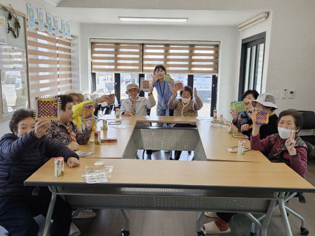 증평형 노인복지모델시범사업 업사이클링 프로그램 사진1