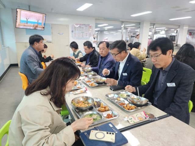 거제 밥상, 학교로 간다. 로컬푸드로 잇는 소통 한 끼