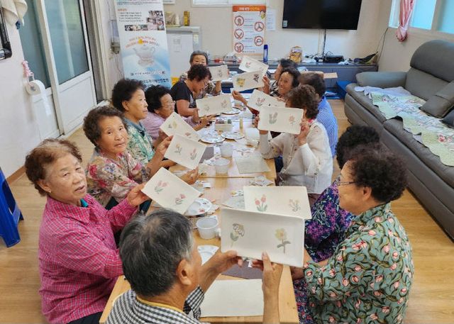 화프로그램(도자기 핸드 페인팅)