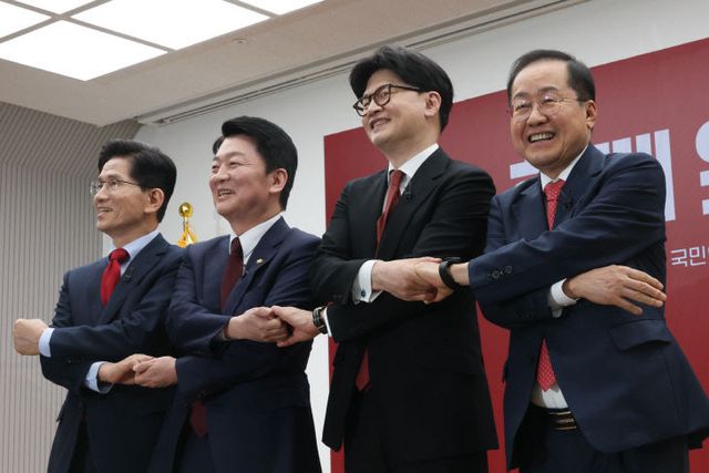 포즈 취하는 국민의힘 대선 경선 후보<YONHAP NO-5250>