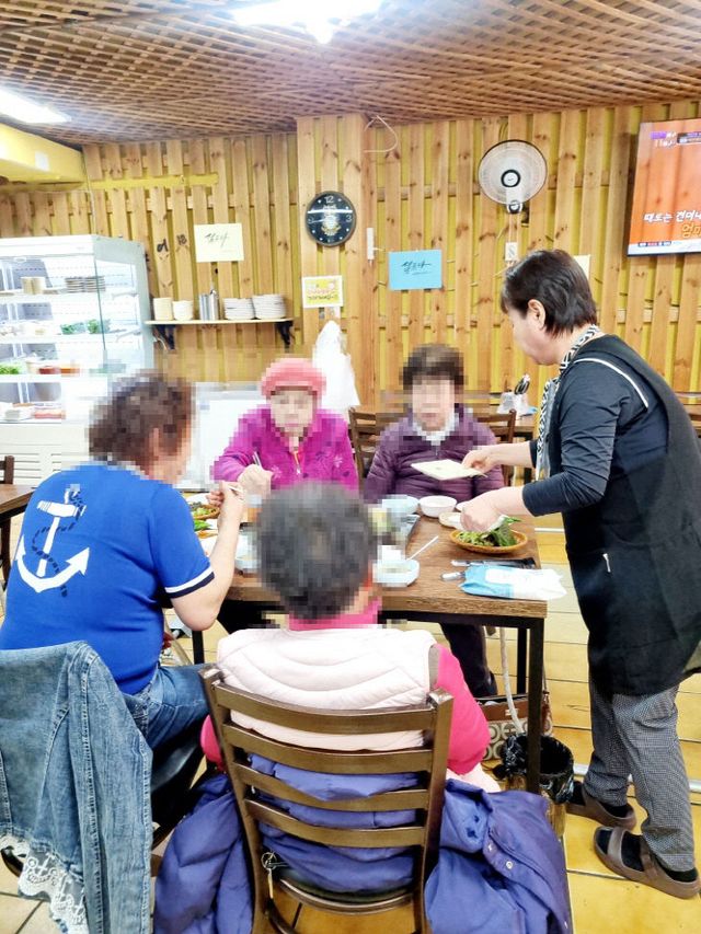 6. 동두천시 중앙동 무한대패, 어르신 위한 나눔 실천 훈훈함