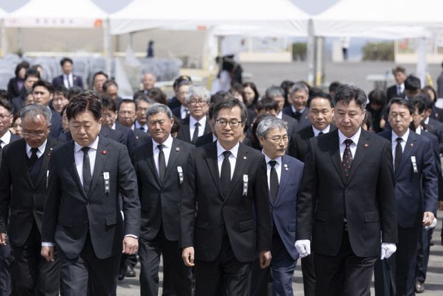 김동연 경기지사, 유가족 위로 ‘제주 4·3추념식’ 참석