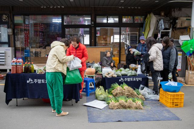 괴산군, 전통시장 활성화를 위한 주말 토요장터 운영모습