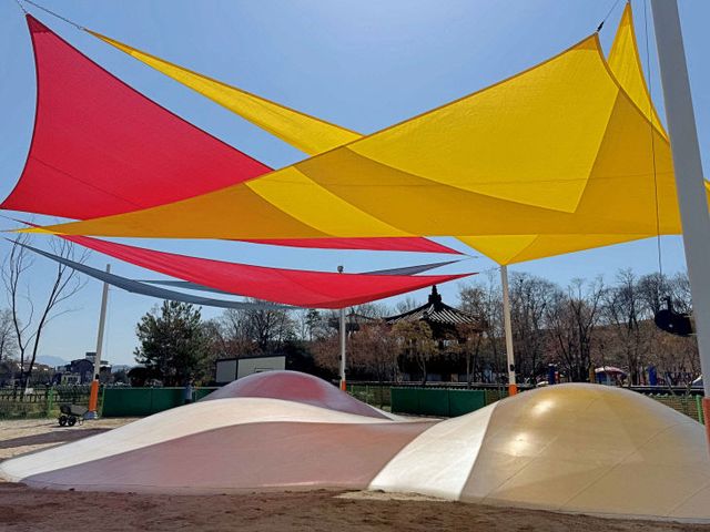 함양군 ‘어린이공원 에어바운싱 돔’ 개장