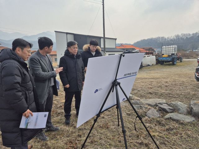 임보열 부군수 현안사업장 방문 사진(초평책마을 사업 현장)