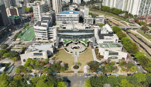 시청전경 사진(봄)