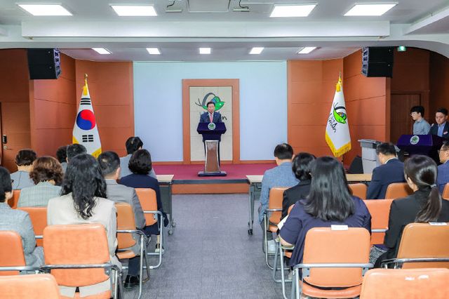 조근제 함안군수 5월 정례조회 주재