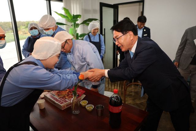 지역 기업 및 대중교통 근로자 격려 4