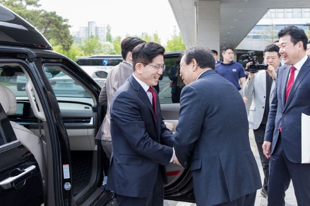 최민호 시장_김문수 후보 회동4