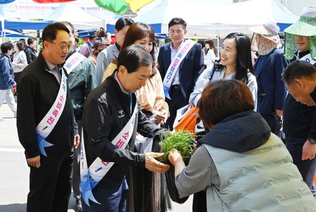 창녕군 민생경제 회복을 위한 전통시장 장보기 행사