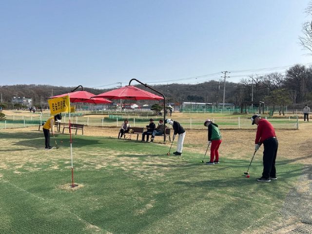 ‘파크골프장’ 개장 시간 앞당겨 (1)