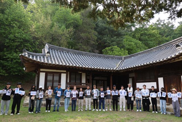 '팔성리 풍류시대' 프로그램 참가자 단체사진.