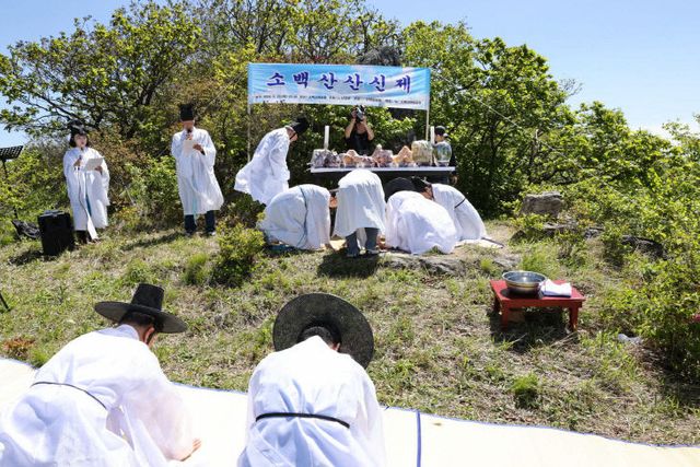 보도 1) 지난해 소백산 산신제(2)