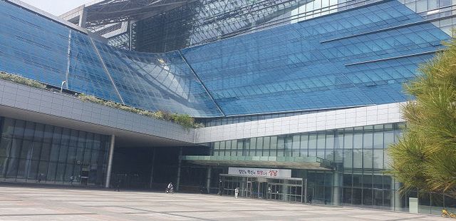 성남시청사 전경 (2)