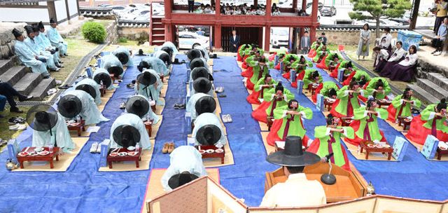 거창군 제53회 성년의 날 맞아 전통 성년례 거행