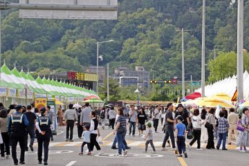 사진2)제38회 지용제 행사장 풍경