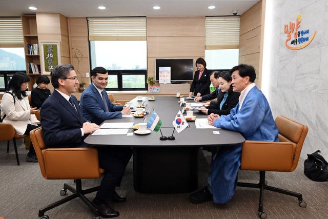 밀양시, 주한 우즈베키스탄 대사 접견
