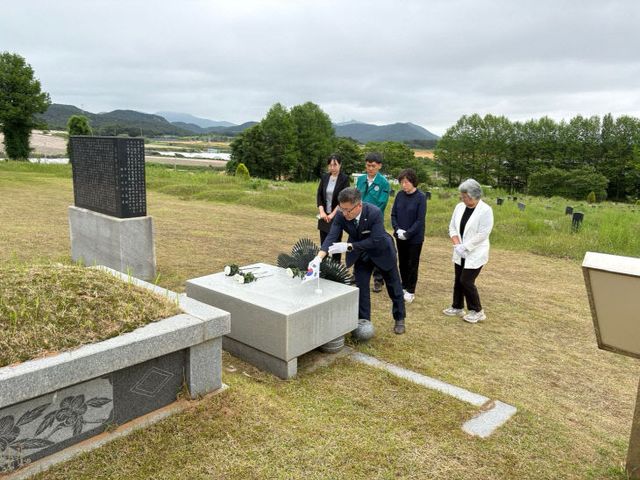 아산면 묘소참배3