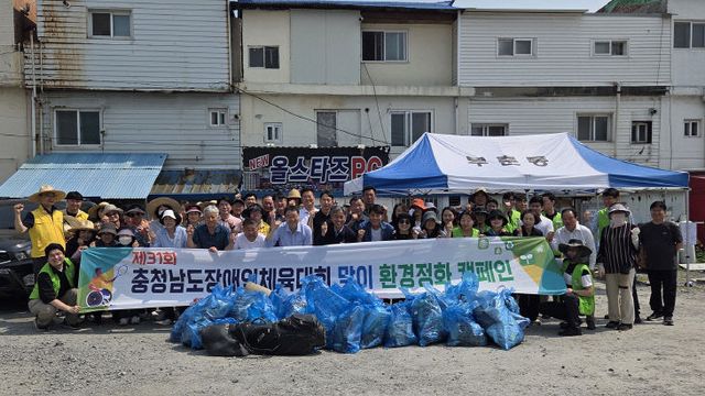 5. 26일 서부상가 일원에서 진행된 일제 대청소의 날 행사1