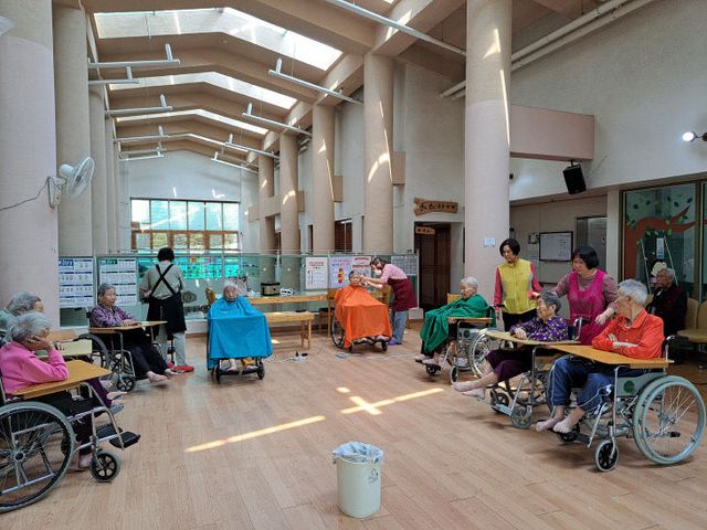 고창군 여성회관, 어르신들께 사랑의 커트 봉사 (1)