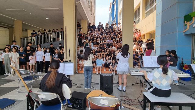 신관초_밴드동아리 연주회 사진