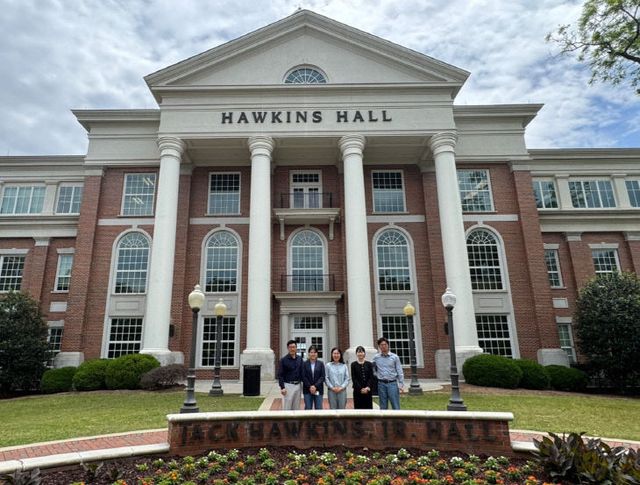 (사진1)_국제학생샌터_앞_사진