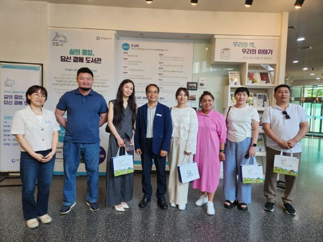 시립도서관서 견학 방문 (2)