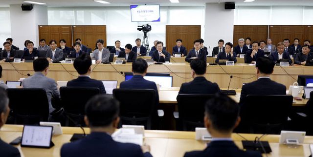 김동연 경기지사, 과감하고 속도감 있는 정책 추진 당부1