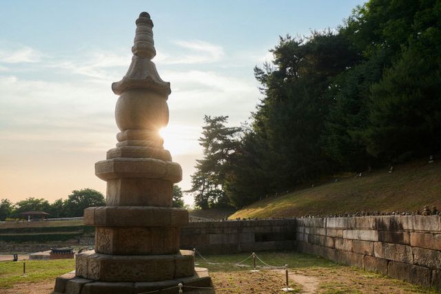 250611_[포토]노을 아래 빛나는 천년의 유산, 회암사지 사리탑