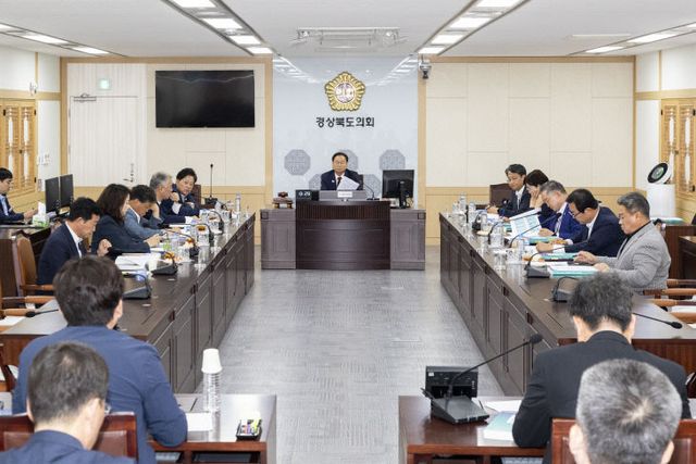 2025.06.11 의장단, 상임위원장 연석회의_2