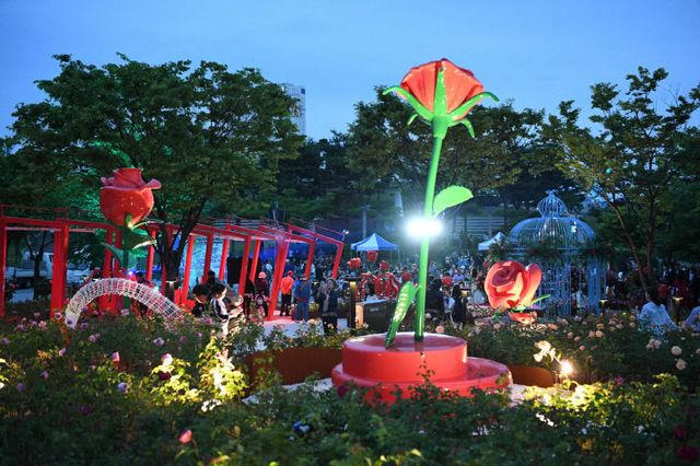 1-3. 모전근린공원 장미원(홍보전산과)