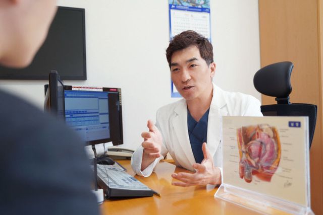 유성선병원 비뇨의학과 김영호 전문의 컨셉