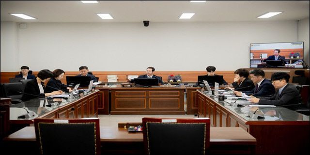 인사청문 경과보고서 채택