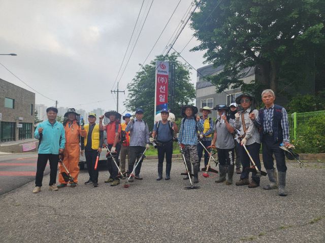 선원면 이장단, 여름철 맞이 주요 도로변 제초 실시