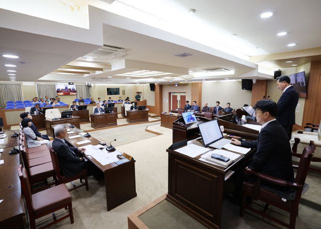 5-2 사진(제305회 정례회)