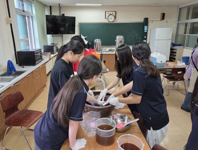 예산 삽교중, 1학년 찹쌀고추장으로 떡볶이 만들기 도전(2)