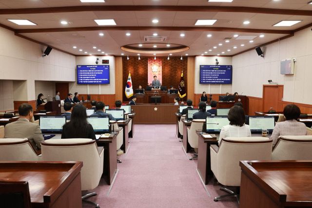 3-1. 제347회 제1차 정례회 2차 본회의 전경