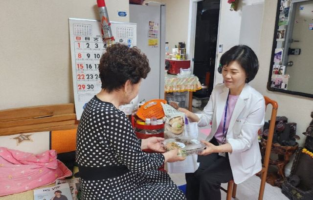 7. 파주보건소, 홀몸 어르신‘건강한 여름보내기’ 지원